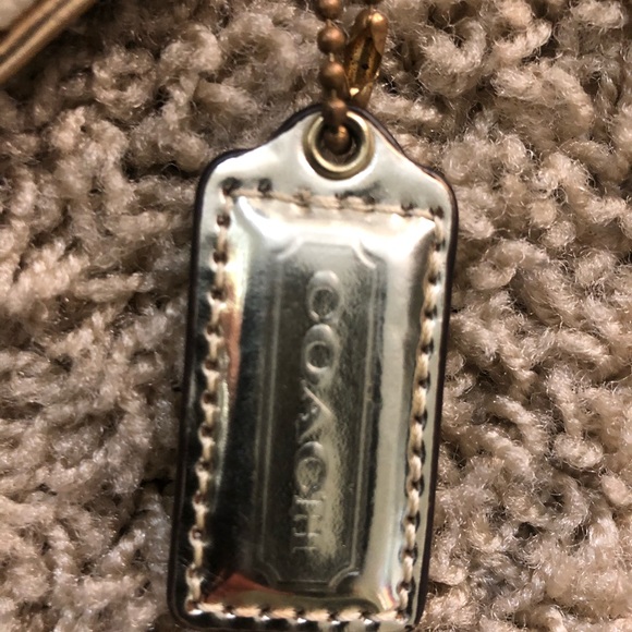 Coach wristlet - Picture 3 of 5